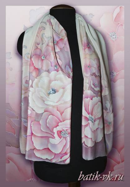 “Батик шарф «Снежные цветы»” заблокирована Батик шарф «Снежные цветы». Шелковый шарф ручной работы.